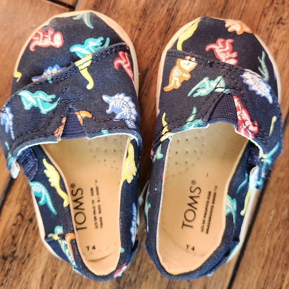 Toms Other - Toms Toddler Size 4 Dinosaur 🦕